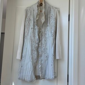 Roberto Cavalli class embroidery woman jacket white color size10(good condition)
